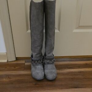 Gray Women's Knee-High Boots with Chain Detail